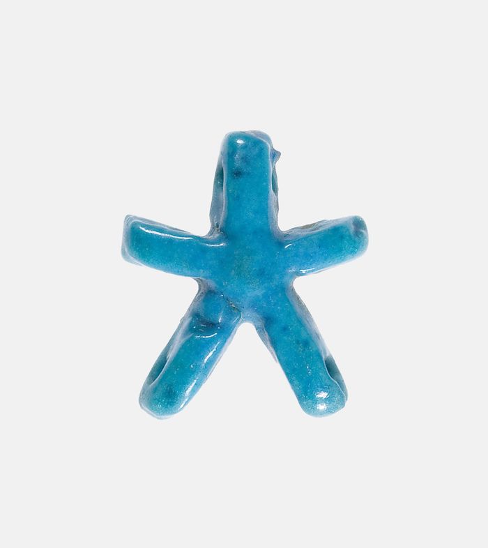 Jewelry element in the shape of a star