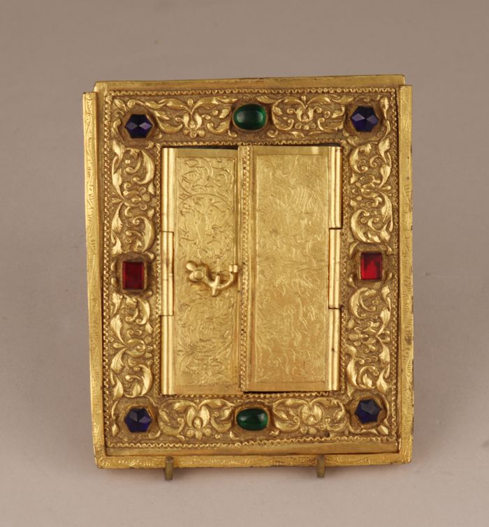 Mirror frame