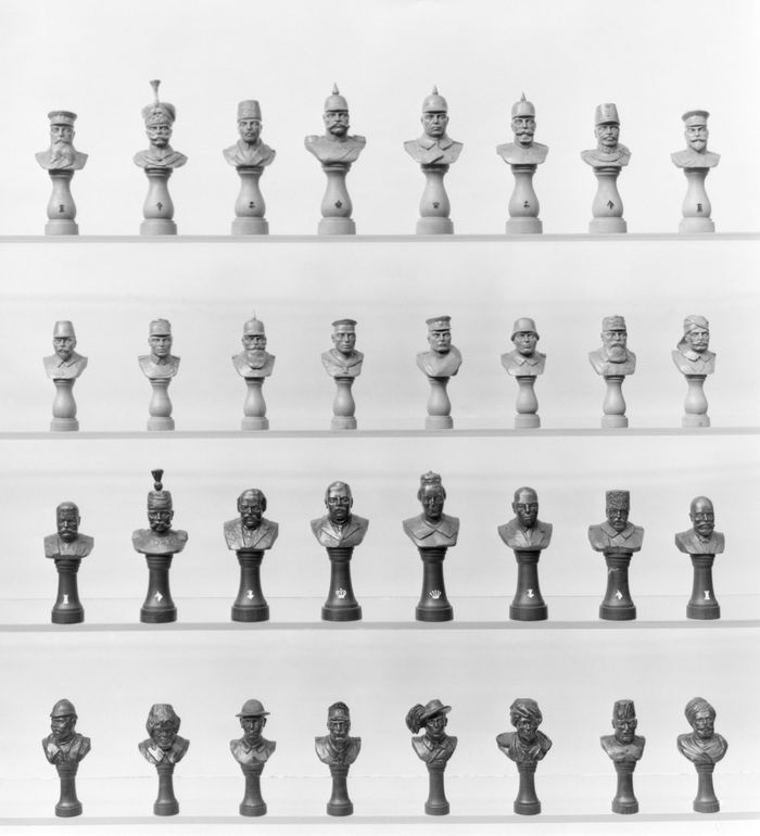 Chessmen (32)
