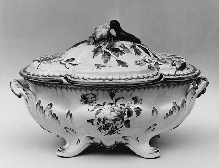 Tureen with cover