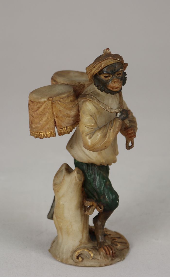 Statuette belonging to a monkey orchestra