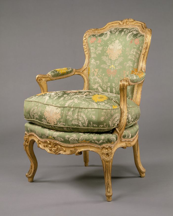 Set of four armchairs (fauteuils en cabriolet)