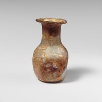 Terracotta lid of the lebes gamikos 96.9.20 (jar associated with weddings)