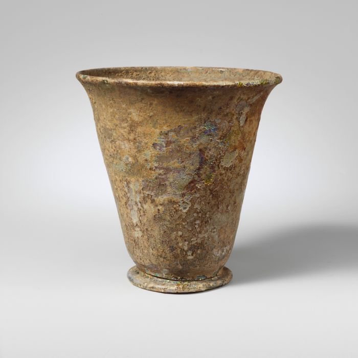 Glass footed beaker