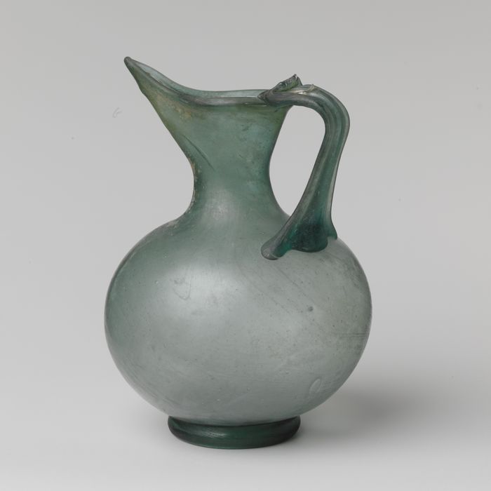 Glass spouted jug