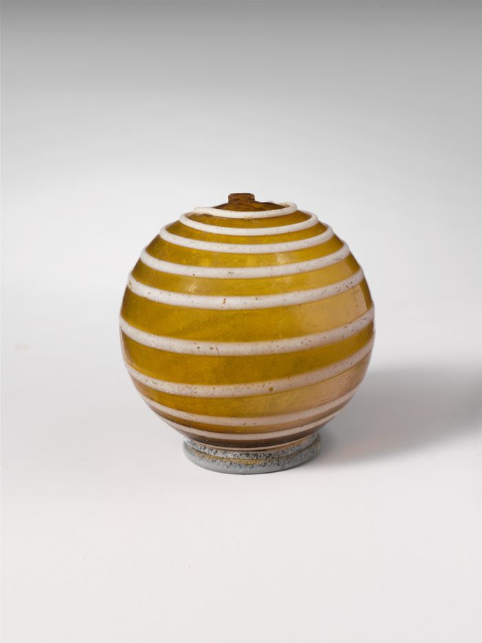 Glass spherical bottle
