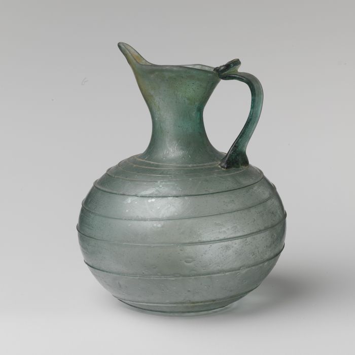 Glass spouted jug