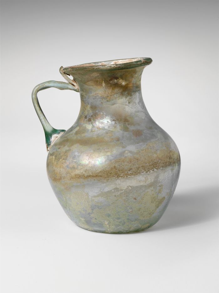 Glass jug