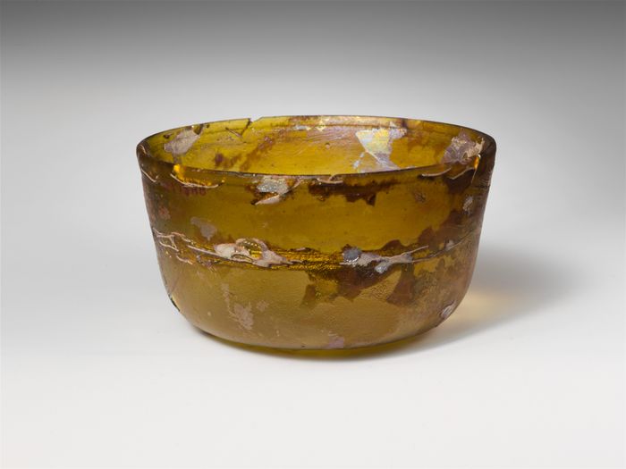 Glass bowl
