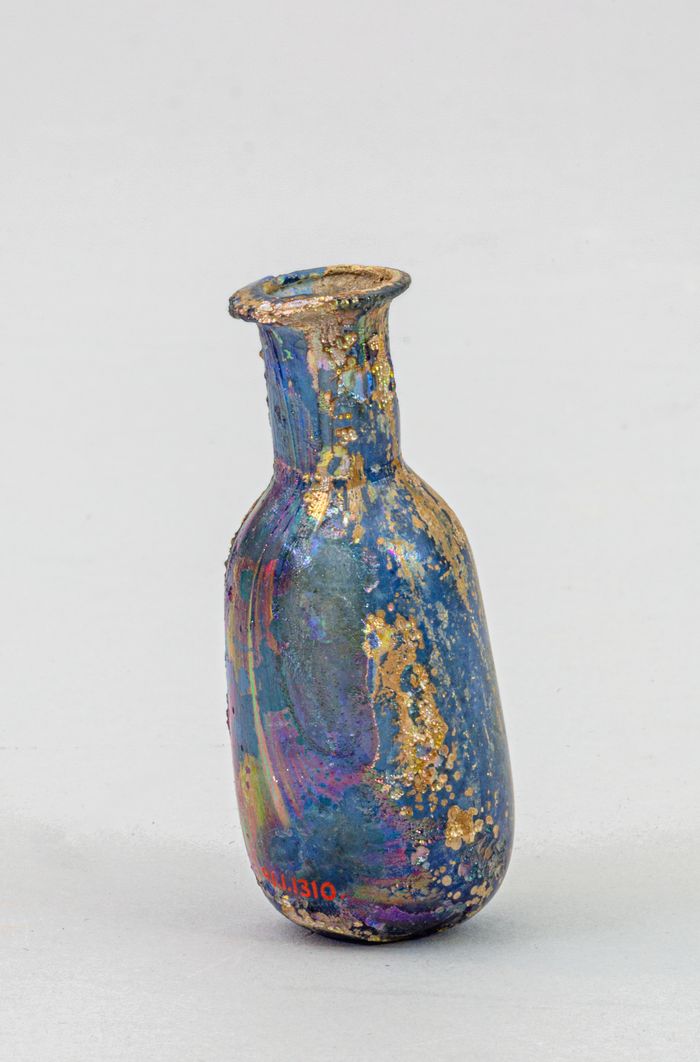 Glass perfume bottle