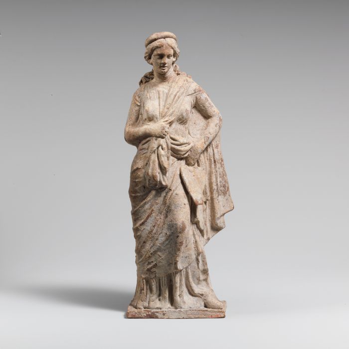 Terracotta statuette of a woman