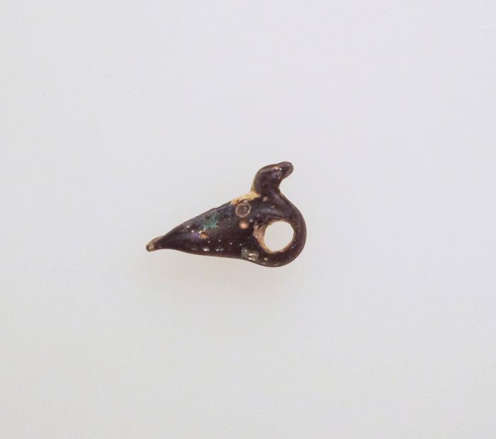 Glass pendant in the form of a bird