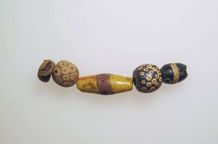 Beads, 5