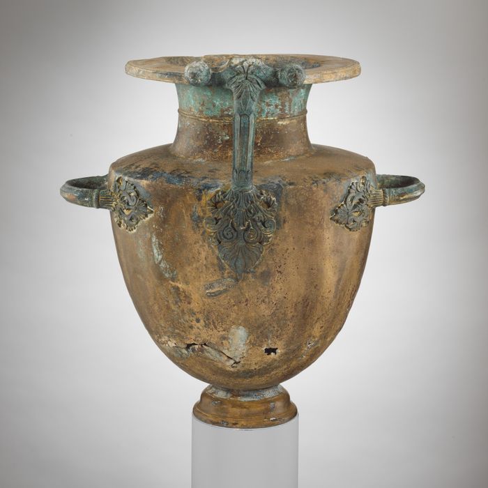 Bronze hydria (water jar)