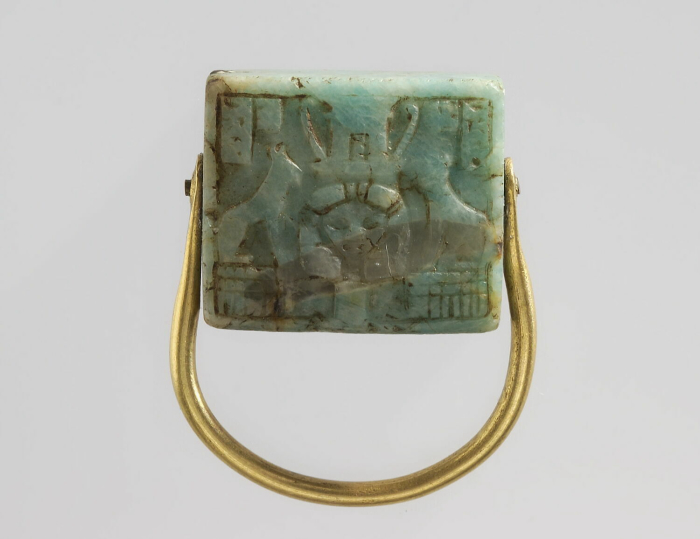 rectangular bezel ring; movable bezel ring
