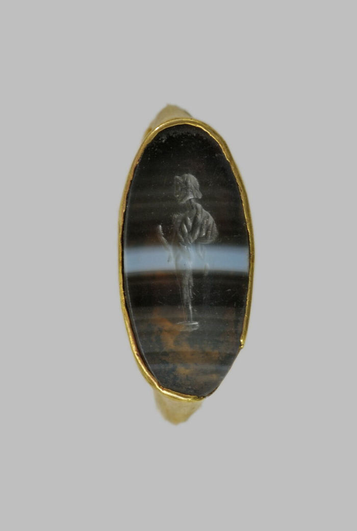signet ring; intaglio