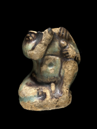 statue