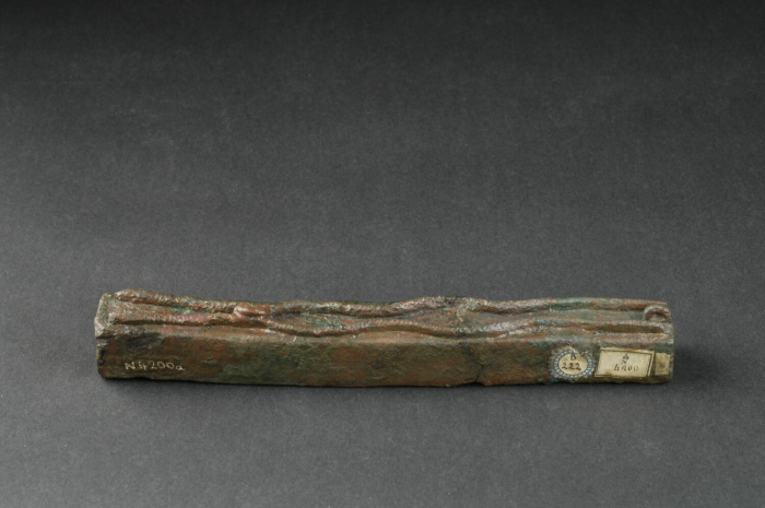 figurine; snake sarcophagus