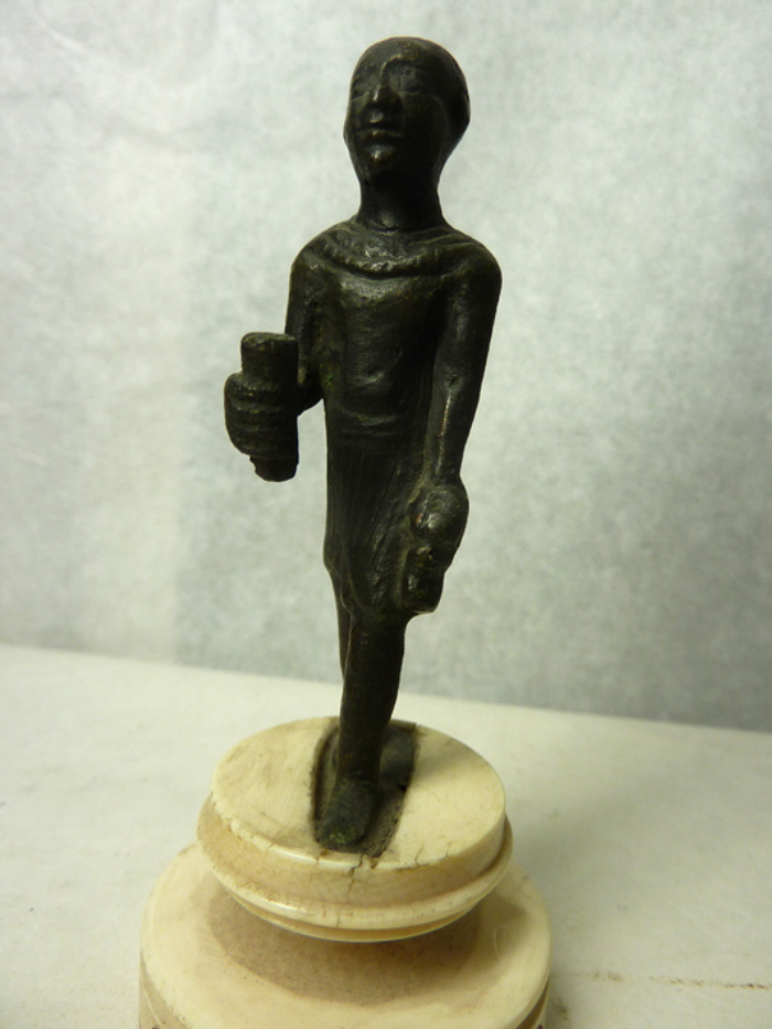 figurine de donateur