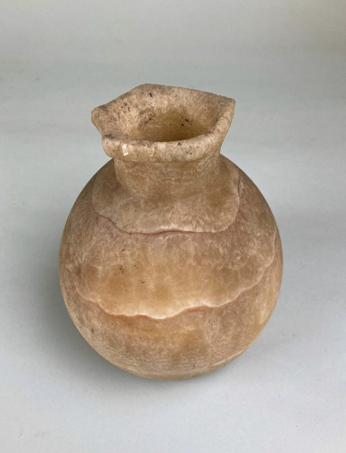 jar; pot