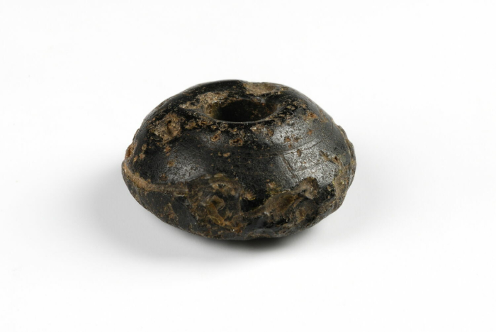 pearl; spindle whorl