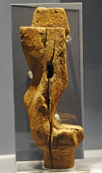 statue