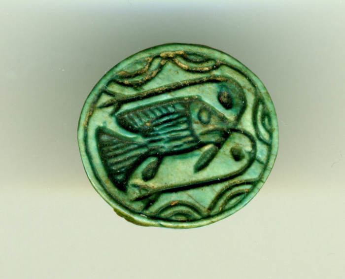 scaraboid; cauroid pearl