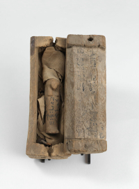 lamp with rounded beak and double scrolls