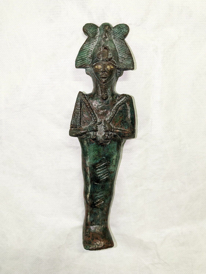 statue
