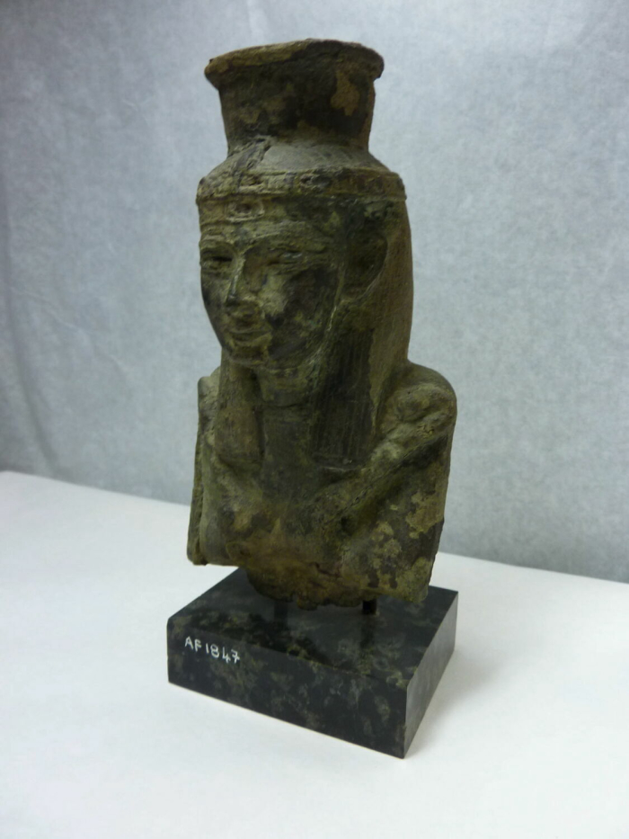 statuette