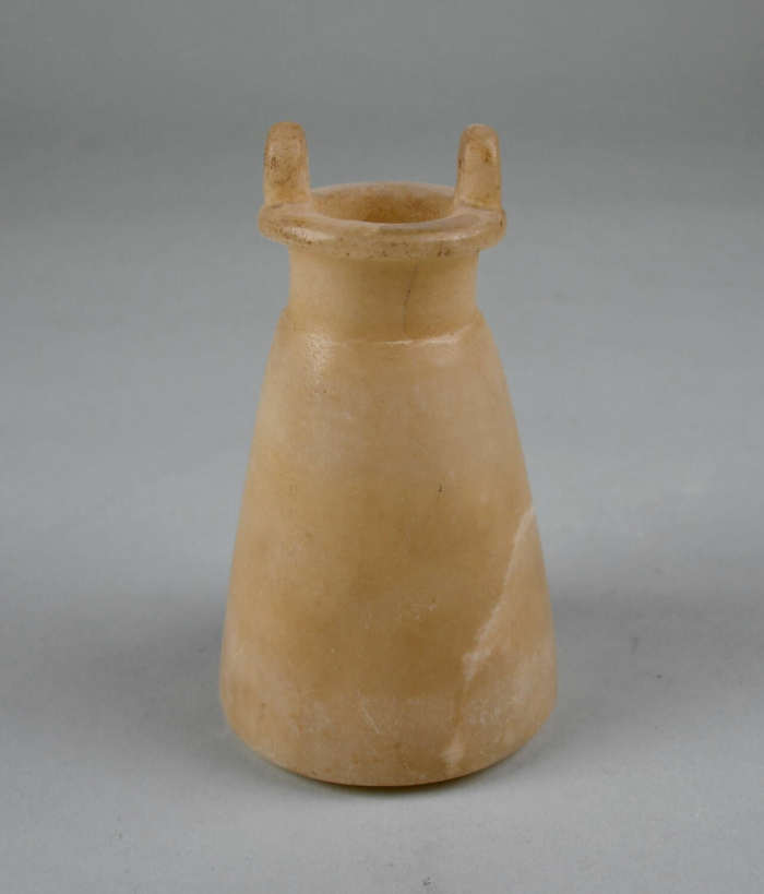 vase; keeled situla