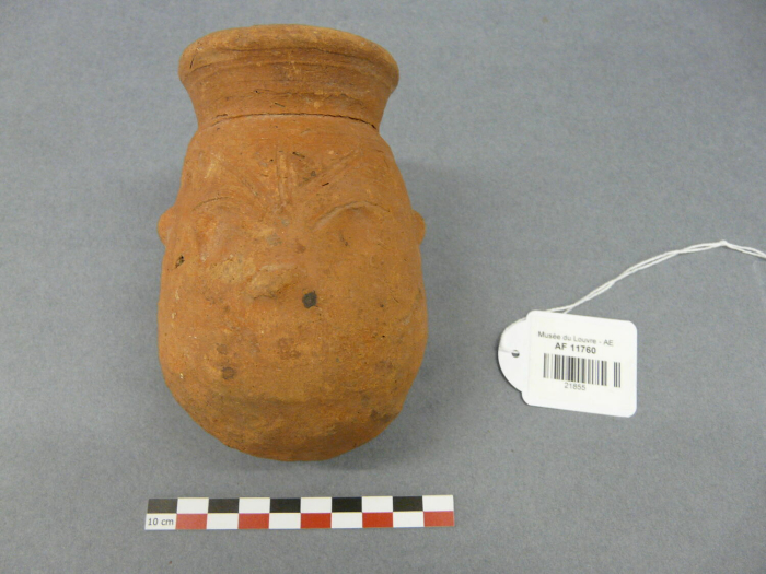 Bes vase